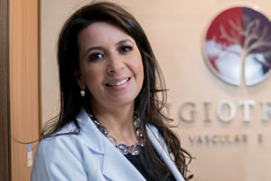 Dra. Carolina Melo - angiologista